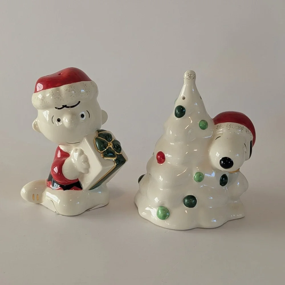 2004 Lenox Charlie Brown & Snoopy Christmas Tree Porcelain Salt & Pepper Set